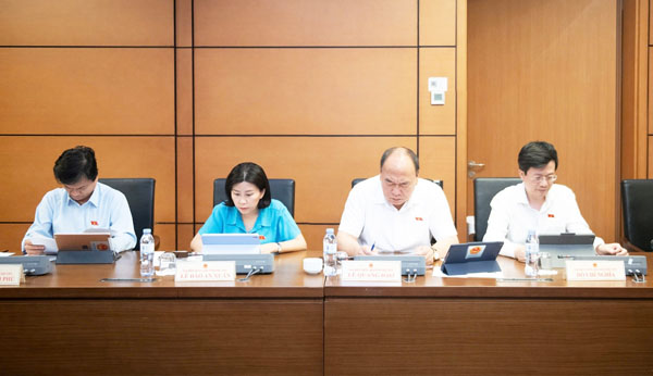 Đoàn ĐBQH tỉnh tham gia thảo luận tại Kỳ họp thứ 9, Quốc hội khóa XV
